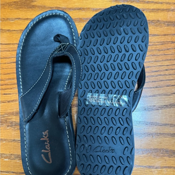 Clarks brand new flip flop/sandles Black - Picture 3 of 3